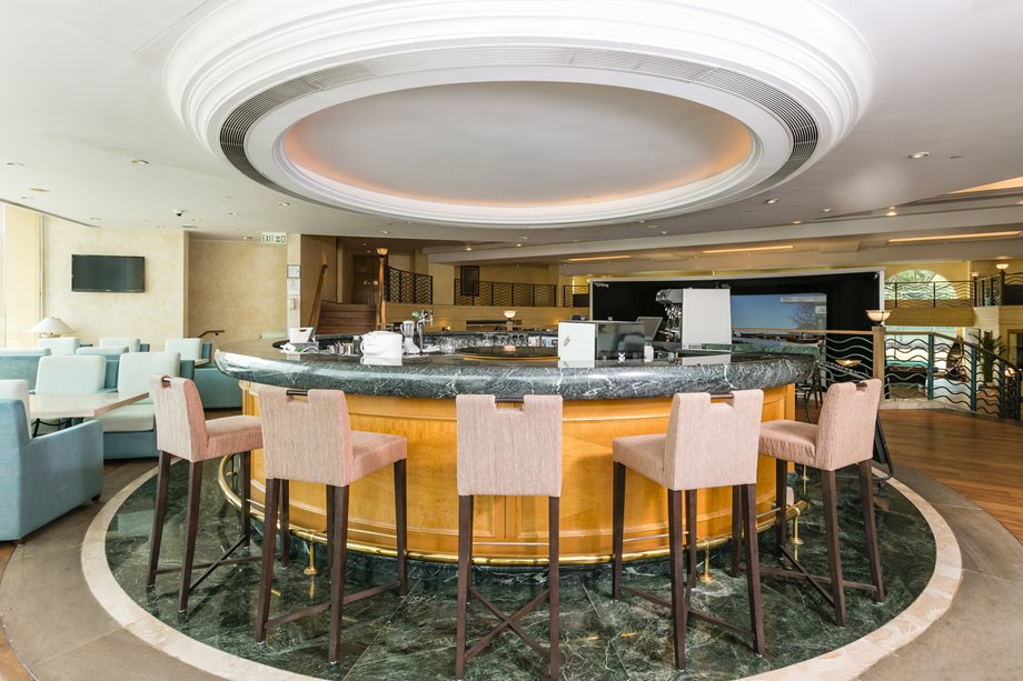 The Commander’s Deck